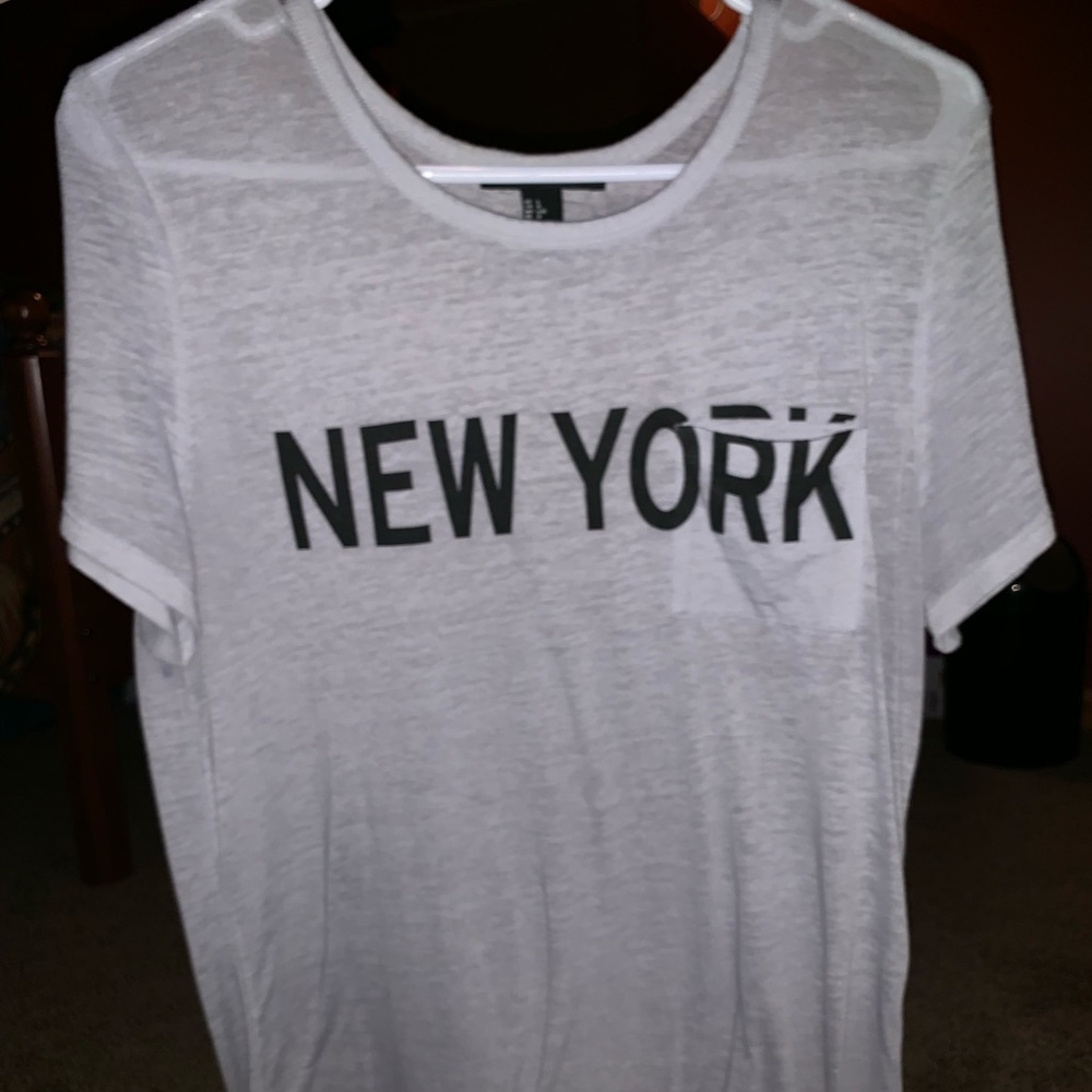 Forever 21 New York Pocketed T-Shirt (L)